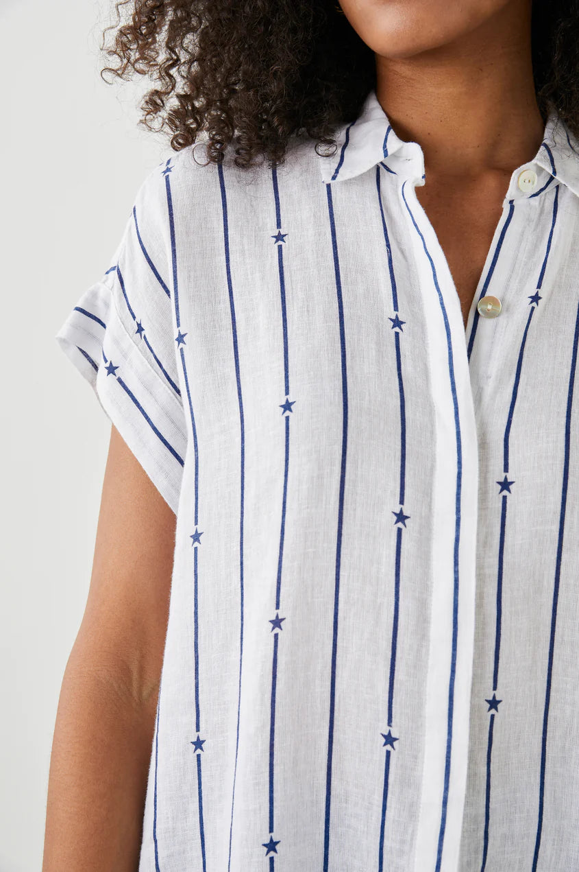 UO Jamie Rayon Short Sleeve Cropped Button-Down Shirt